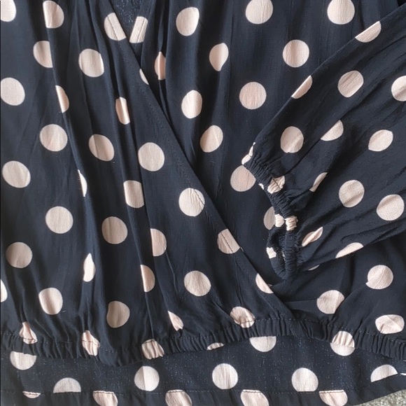 Sanctuary Black Dot wrap top Sz M lknew anthro - Picture 3 of 3